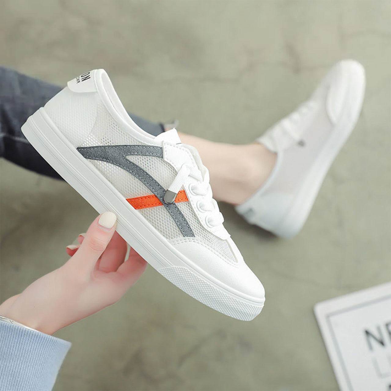 Low Top Style Casual Solid Line Pattern Shoes for Women