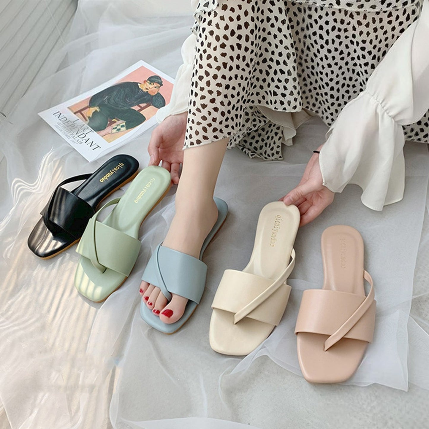 Trendy Solid Color Flat Casual Slippers for Women