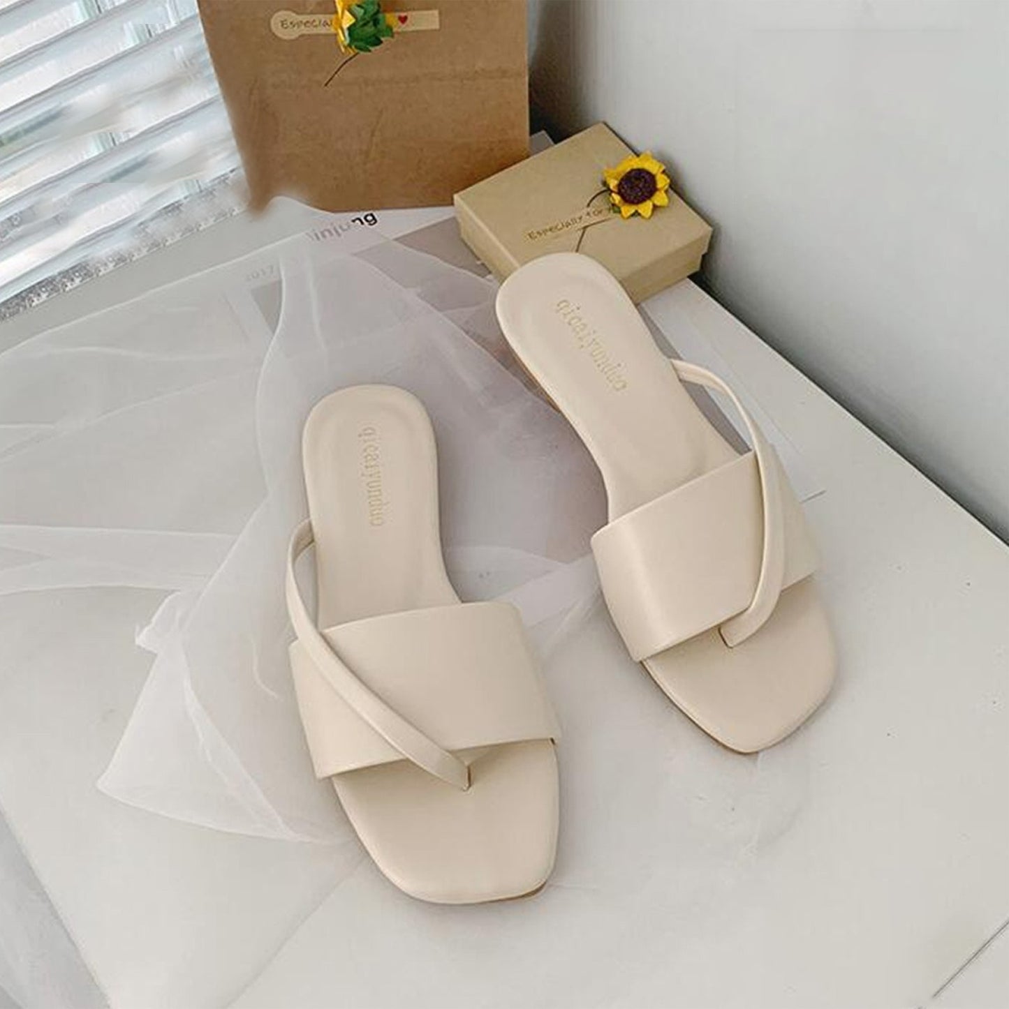 Trendy Solid Color Flat Casual Slippers for Women