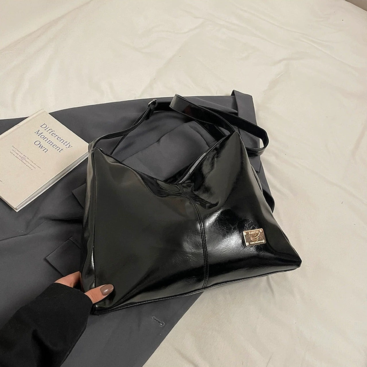 Underarm Solid Color Fashion Handbag for Women
