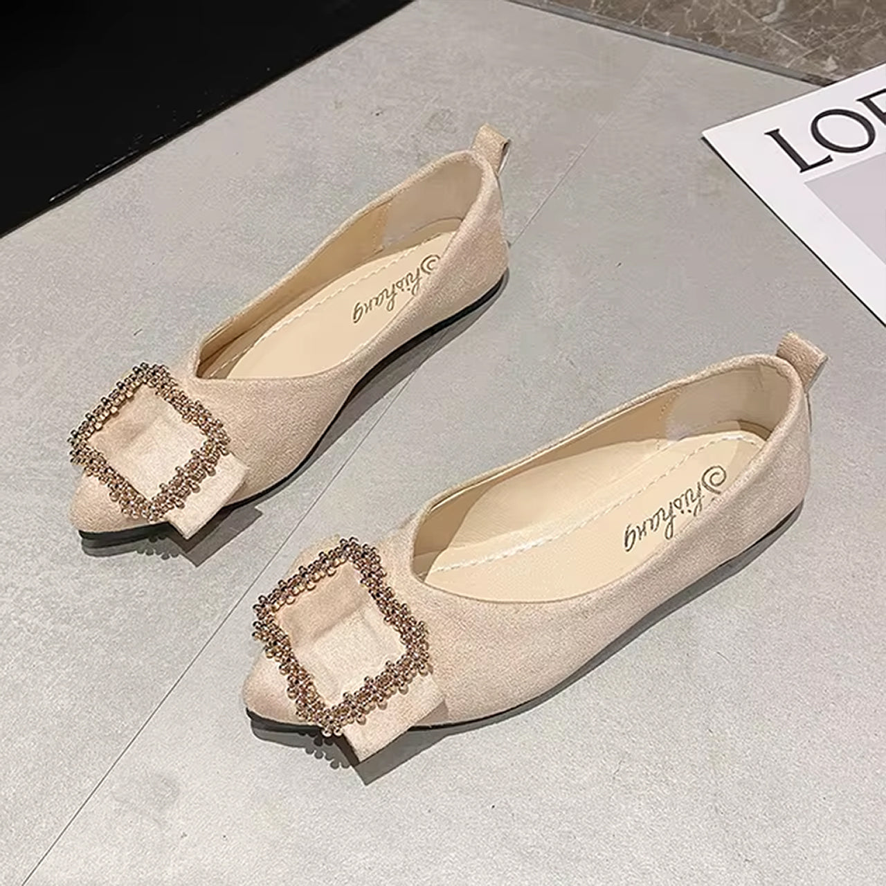 Summer Fashion Pointed Velvet Fabric Buckle Decor Flat Sandal Shoes for Women