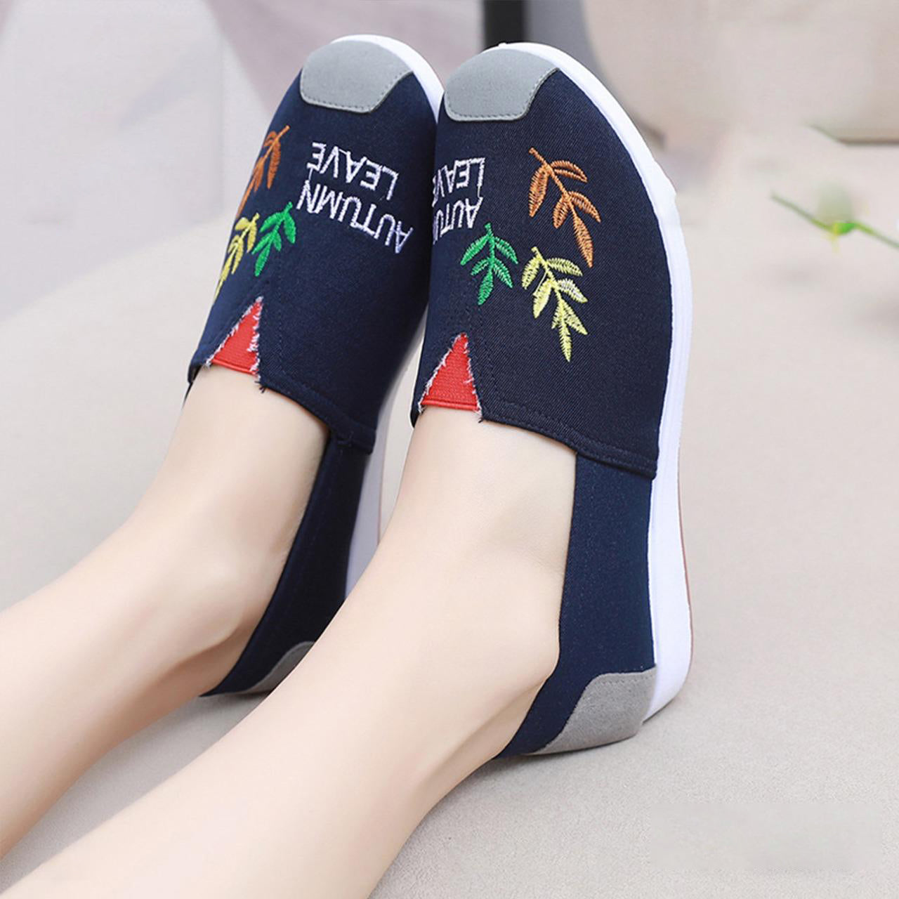 Autumn Korean Style Leaves Pattern Canvas Slip On Shoes for Women