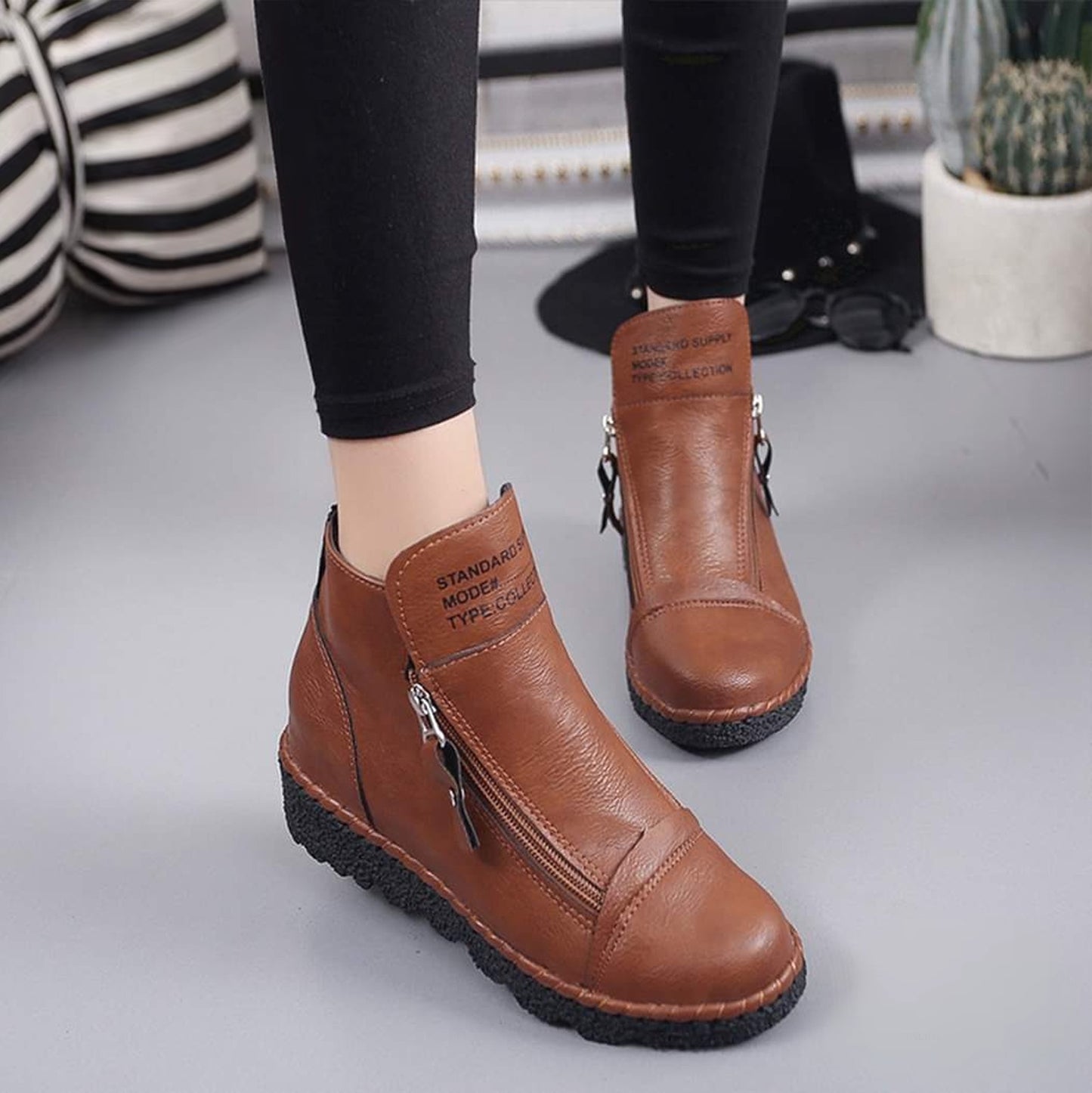 Trendy Fashion Solid Color Leather Boots for Ladies