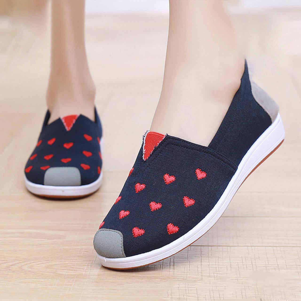 Autumn Korean Style Leaves Pattern Canvas Slip On Shoes for Women