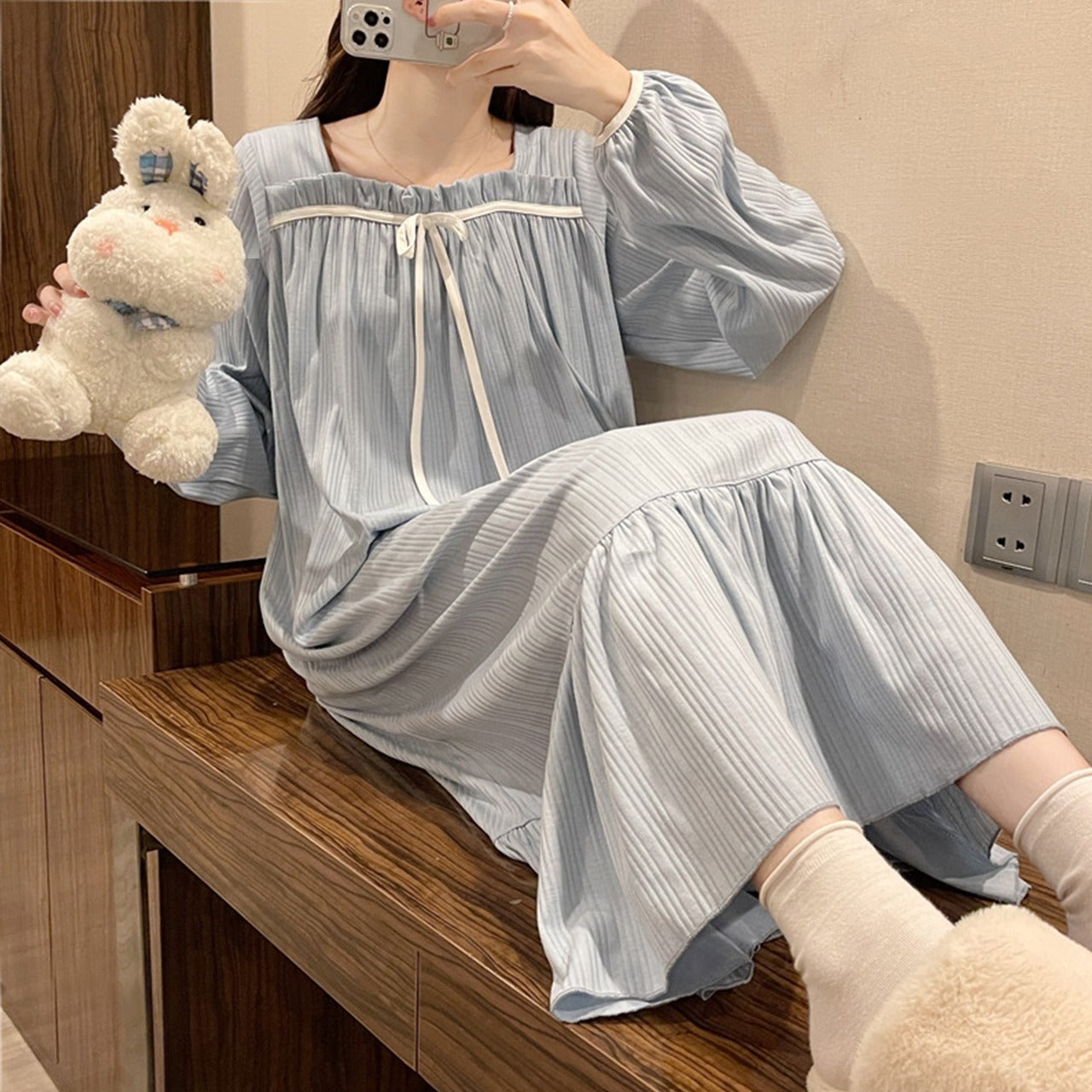 Spring Autumn Fashion Solid Color Night Wear Gown for Women